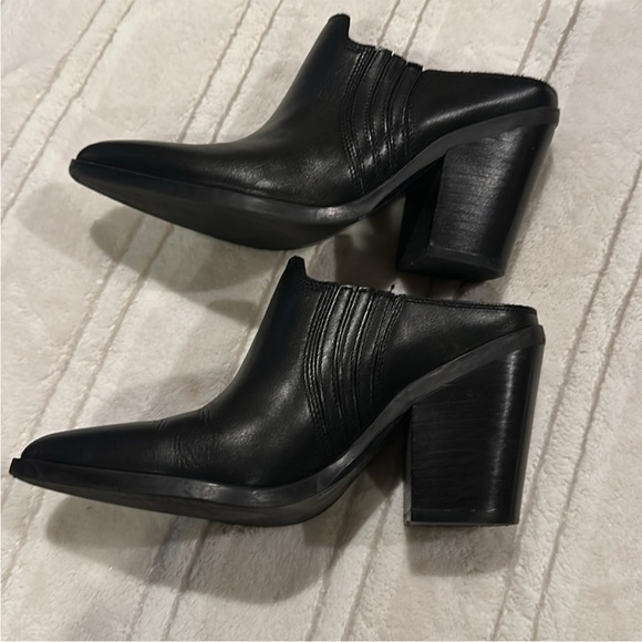Marc Fisher LTD Women's Gabbi Block Heel Mules. Black Leather Size 8.5 - Picture 3 of 8